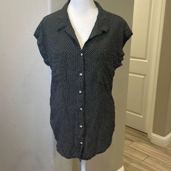 Jachs Girlfriend Heart Short Sleeve Button Up Blouse - Picture 1 of 3